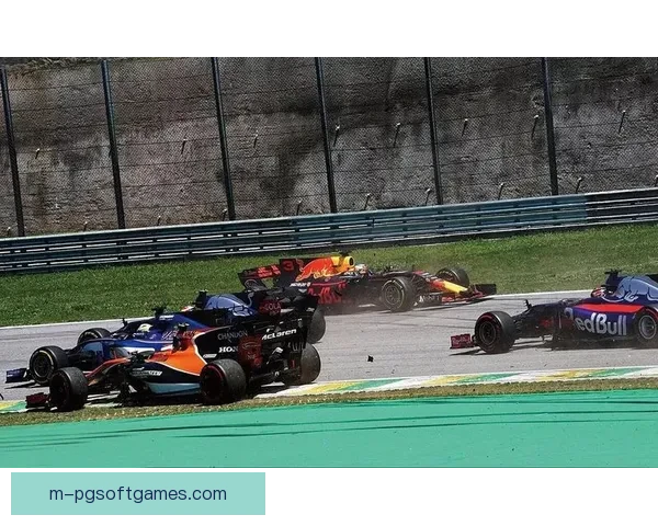 F1赛场紧张对决，实时比分揭晓