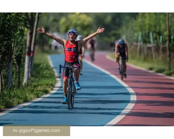 铁人三项赛事角逐激烈，谁将脱颖而出称霸排行榜？